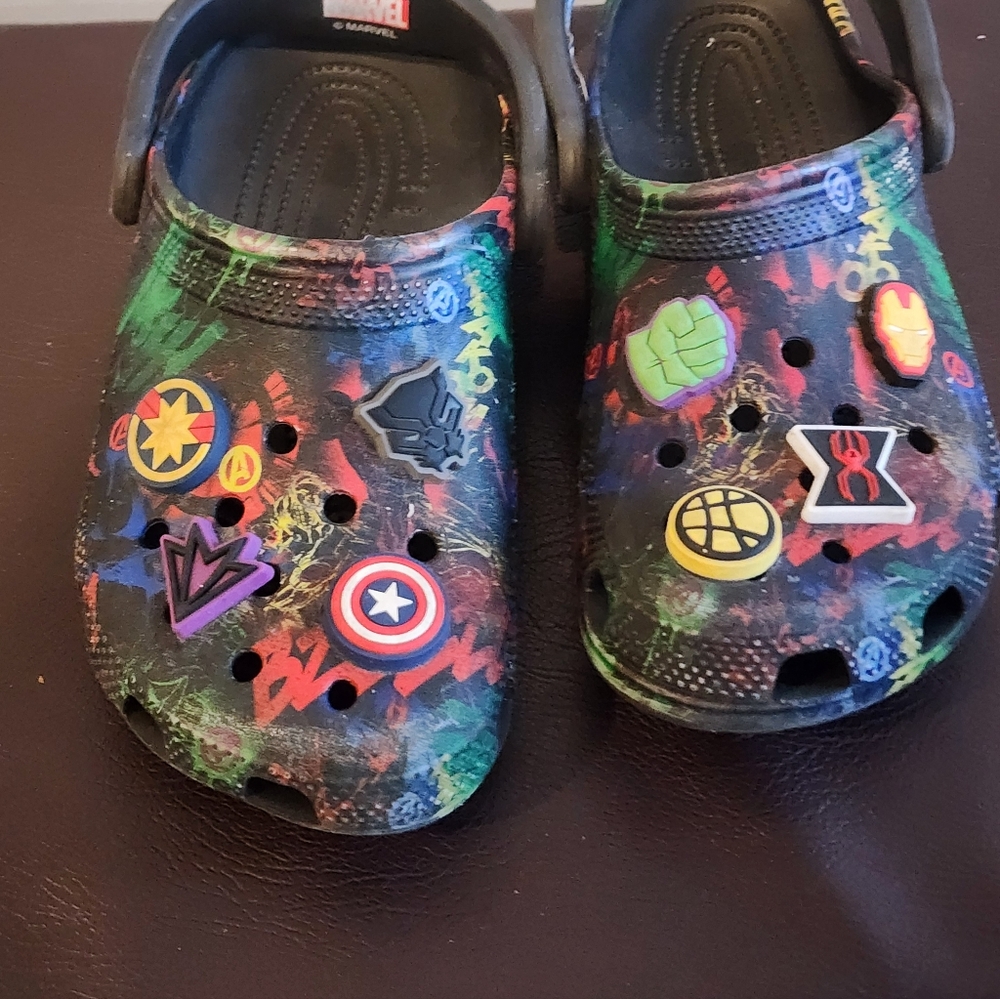 CROCS Kids Marvel Multicolor Graphic Clog Shoes - Picture 2 of 6
